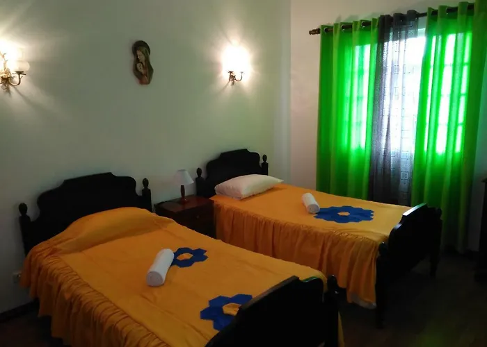 Quarto em Acomodações Particulares Pedro Sousa Na Relva Ponta Delgada